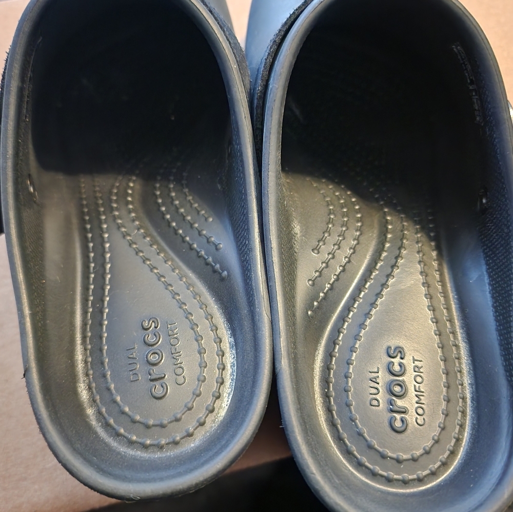 Women's Crocs - Picture 2 of 3